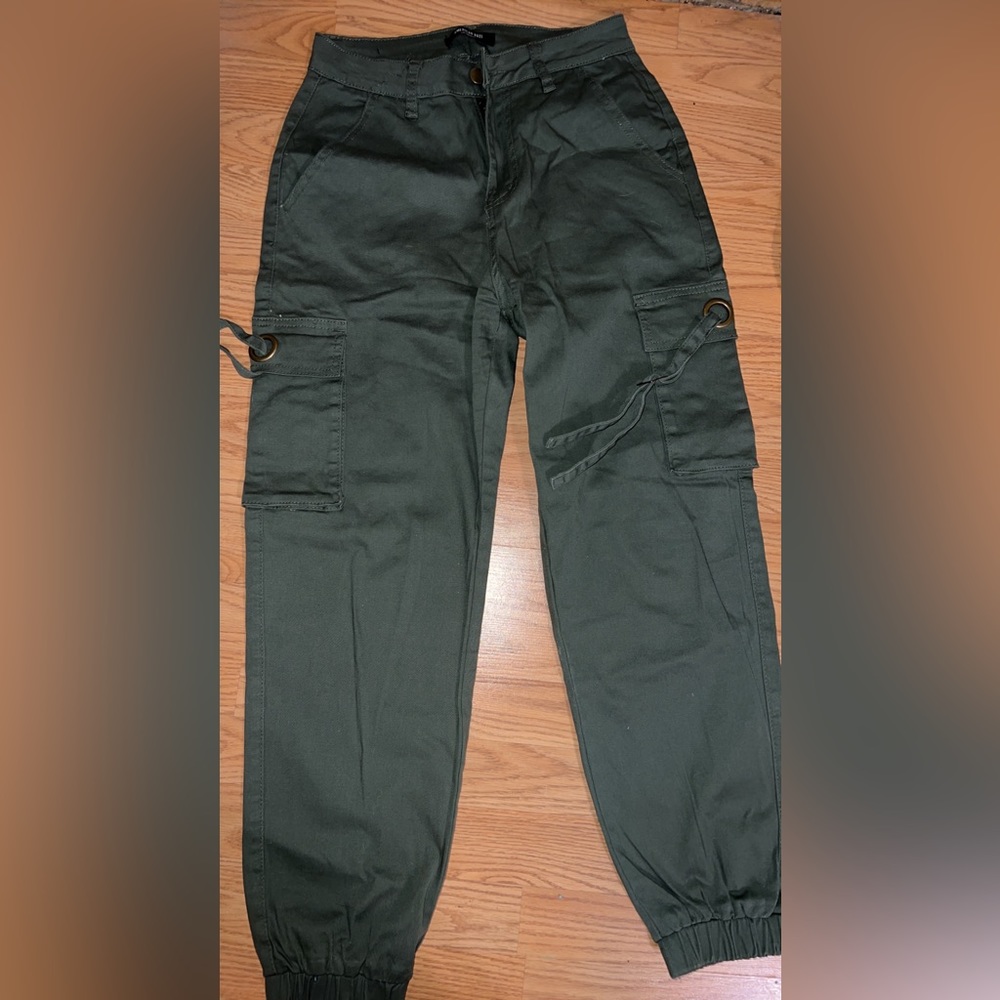 Windsor green cargo joggers
